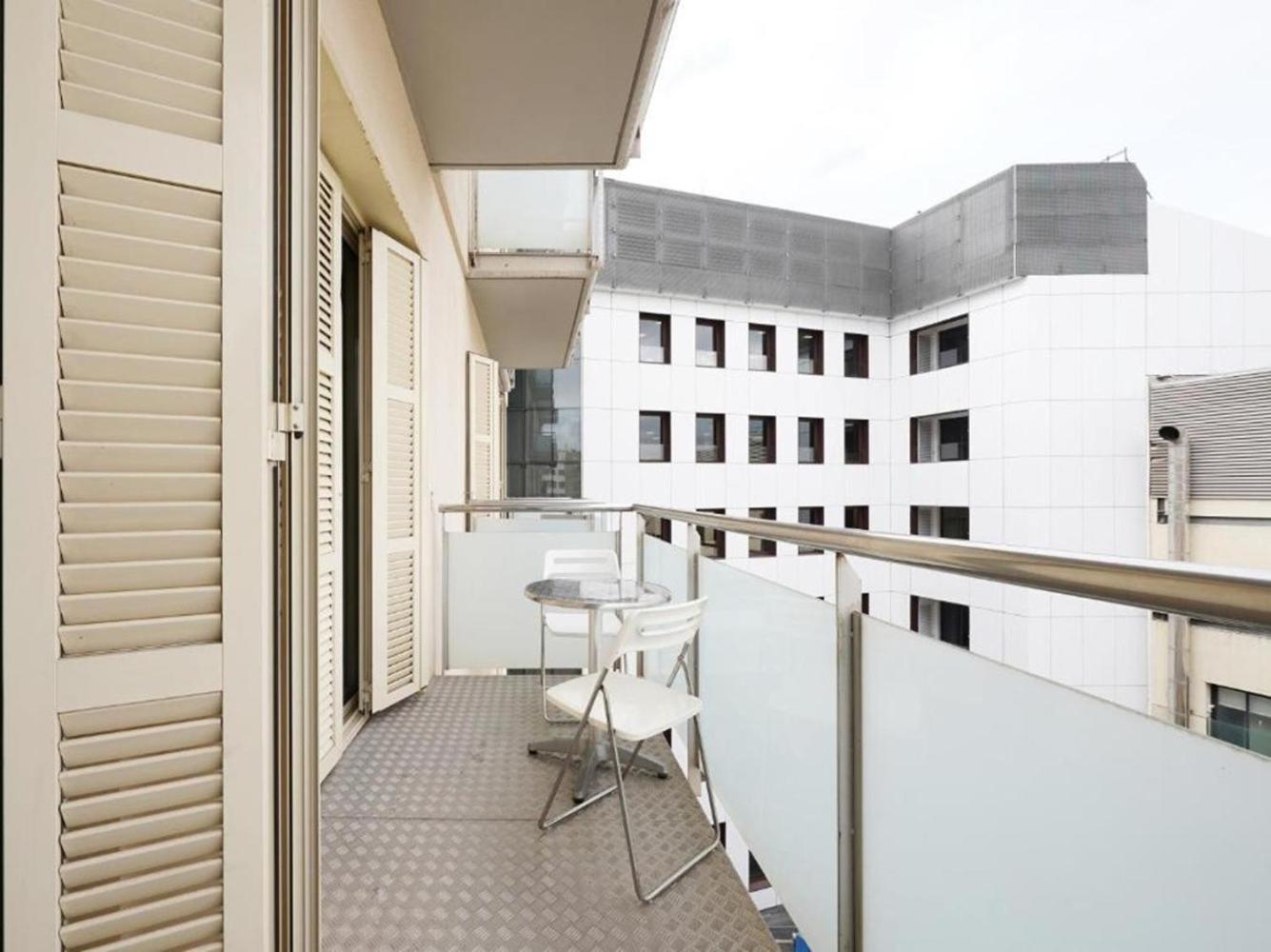 Ola Living Plaza Catalunya Apartment